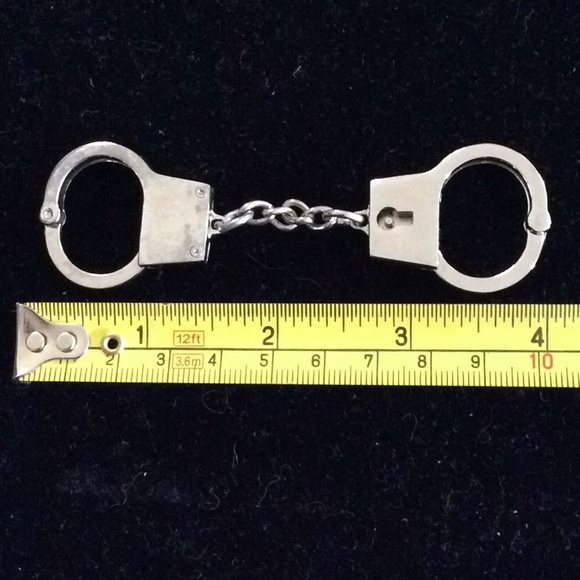 Miniature silver handcuffs with 2 keys - Picture 8 of 8